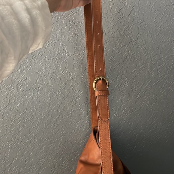 ❤️🔥SOLD❤️🔥Universal Thread Shoulder Bag - Picture 3 of 8